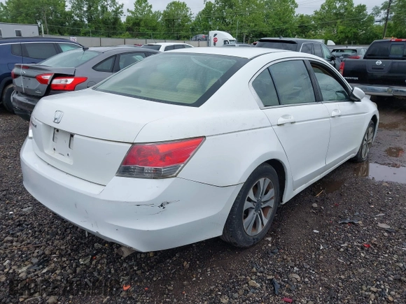2008 Honda Accord LX z VIN 1HGCP26328A094427, wystawiony jako IAAI lot #42305035 z przebiegiem 182 031 mil mil oraz . Historia ofert i sprzedaży dostępna na DreamBid. Obrazek 4.