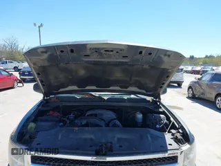 2011 Chevrolet Silverado 1500 LT with VIN 1GCRKSE36BZ417931, listed as a IAAI auction lot 42143166 with 180,033 mi miles and . Bid and sale history available at DreamBid. Image 10.
