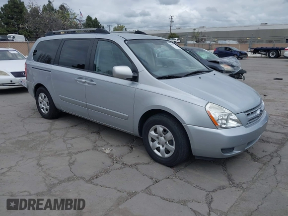 2008 Kia Sedona LX with VIN KNDMB233X86247628, listed as a IAAI auction lot 41918756 with 89,463 mi miles. Bid and sale history available at carsss.com. Image 1.