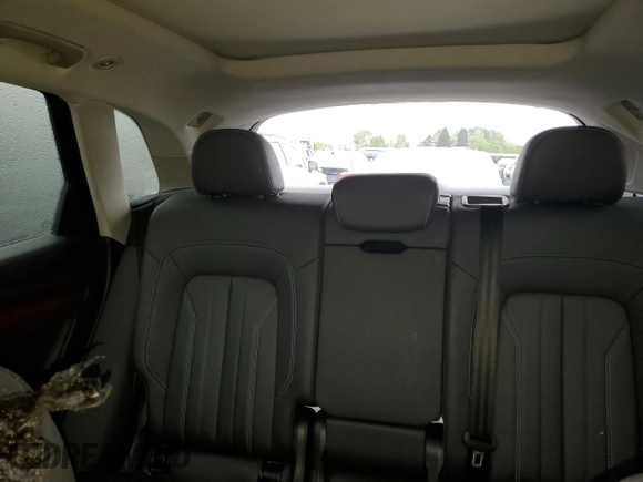 2023 Audi Q5 S line Premium Plus z VIN WA1EAAFY7P2052871, wystawiony jako Copart lot #54231465 z przebiegiem Nie podano mil oraz Szkoda całkowita • Salvage title. Historia ofert i sprzedaży dostępna na DreamBid. Obrazek 10.