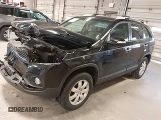 2011 Kia Sorento LX with VIN 5XYKT3A10BG182823, listed as a IAAI auction lot 41871711 with 207,844 mi miles. Bid and sale history available at carsss.com. Image 2.