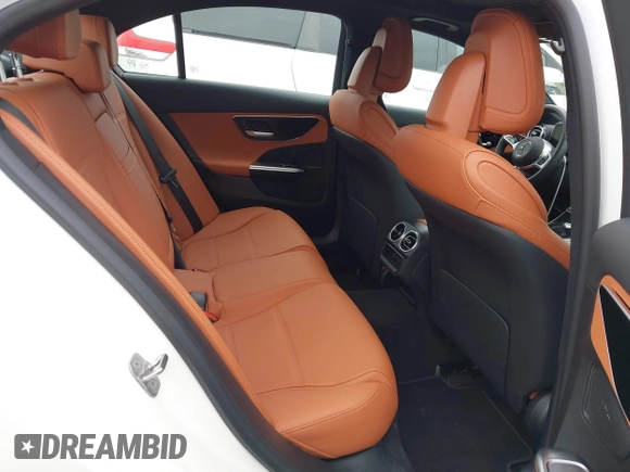 2025 Mercedes-Benz C 300 z VIN W1KAF4HB7SR250324, wystawiony jako IAAI lot #42404658 z przebiegiem 9 117 mil mil oraz . Historia ofert i sprzedaży dostępna na DreamBid. Obrazek 8.