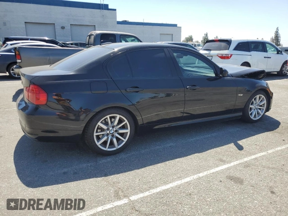 2010 BMW 3 Series 328i z VIN WBAPH5G51ANM36279, wystawiony jako Copart lot #58423785 z przebiegiem 121 379 mil mil oraz Szkoda całkowita • Salvage title. Historia ofert i sprzedaży dostępna na DreamBid. Obrazek 3.