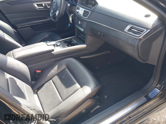 2016 Mercedes-Benz E 350 Sport z VIN WDDHF5KB7GB254354, wystawiony jako IAAI lot #41834780 z przebiegiem 139 961 mil mil oraz . Historia ofert i sprzedaży dostępna na DreamBid. Obrazek 5.