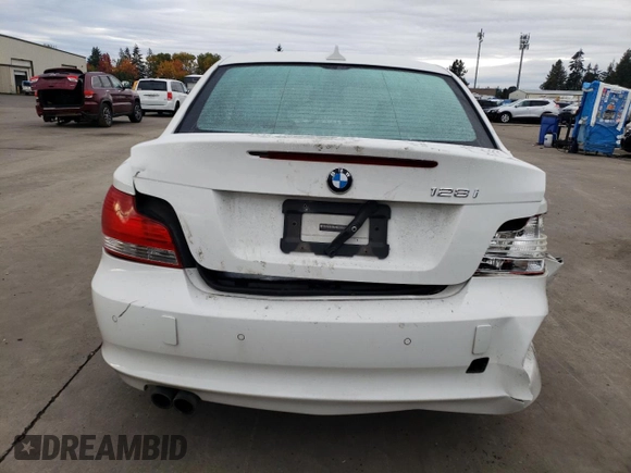 2011 BMW 1 Series 128i z VIN WBAUP9C51BVL89887, wystawiony jako Copart lot #78533234 z przebiegiem Nie podano mil oraz Szkody całkowita. Historia ofert i sprzedaży dostępna na DreamBid. Obrazek 6.