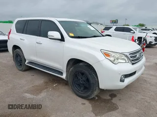 2011 Lexus GX 460 z VIN JTJBM7FX9B5018462, wystawiony jako IAAI lot #42112754 z przebiegiem 224 119 mil mil oraz . Historia ofert i sprzedaży dostępna na DreamBid. Obrazek 1.