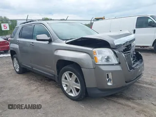 2012 GMC Terrain SLE-2 z VIN 2GKFLSE58C6307871, wystawiony jako IAAI lot #42247254 z przebiegiem 131 879 mil mil oraz . Historia ofert i sprzedaży dostępna na DreamBid. Obrazek 1.