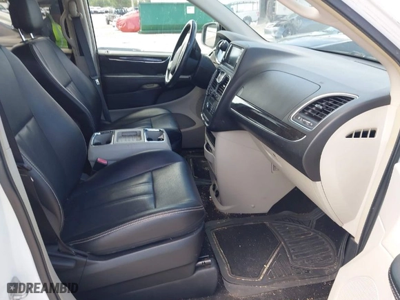 2015 Chrysler Town & Country Touring with VIN 2C4RC1BGXFR588034, listed as a IAAI auction lot 41975465 with 116,440 mi miles. Bid and sale history available at carsss.com. Image 5.