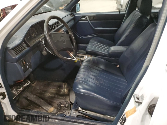 1987 Mercedes-Benz 300 with VIN WDBEB93D9HF036375, listed as a Copart auction lot 85326994 with 175,986 mi miles and Salvage Title. Bid and sale history available at DreamBid. Image 7.