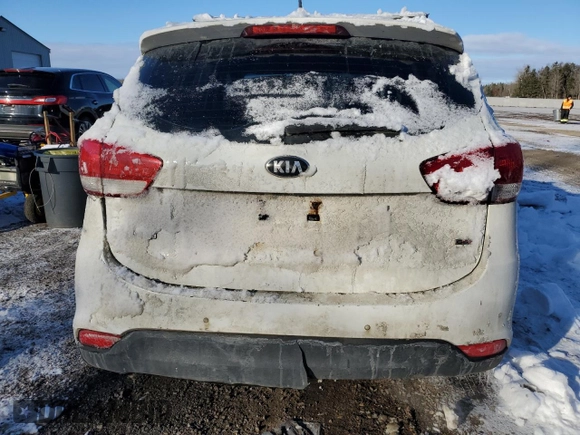 2014 Kia Rondo LX with VIN KNAHT8A37E7040802, listed as a Copart auction lot 83599184 with 199,209 mi miles and Clean Title. Bid and sale history available at carsss.com. Image 6.