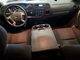 2011 Chevrolet Silverado 1500 LT with VIN 1GCRKSE37BZ329504, listed as a Copart auction lot 52870695 with 197,555 mi miles and Clean Title. Bid and sale history available at DreamBid. Image 8.