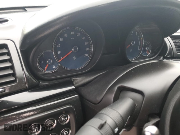 2011 Maserati GranTurismo with VIN ZAM45GLA9B0055576, listed as a Copart auction lot 75262584 with Not provided miles and Non repairable. Bid and sale history available at DreamBid. Image 9.