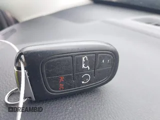 2014 Jeep Cherokee Latitude z VIN 1C4PJLCS2EW217130, wystawiony jako IAAI lot #41782039 z przebiegiem 129 080 mil mil oraz . Historia ofert i sprzedaży dostępna na DreamBid. Obrazek 11.