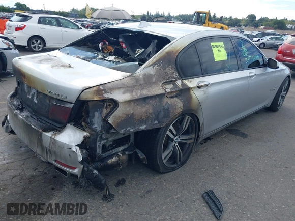 2009 BMW 7 Series 750Li z VIN WBAKB83569CY58462, wystawiony jako IAAI lot #40134644 z przebiegiem Nie podano mil oraz . Historia ofert i sprzedaży dostępna na DreamBid. Obrazek 4.