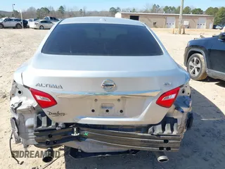 2017 Nissan Altima SV with VIN 1N4AL3AP4HC222307, listed as a IAAI auction lot 41589442 with 117,122 mi miles and . Bid and sale history available at carsss.com. Image 16.