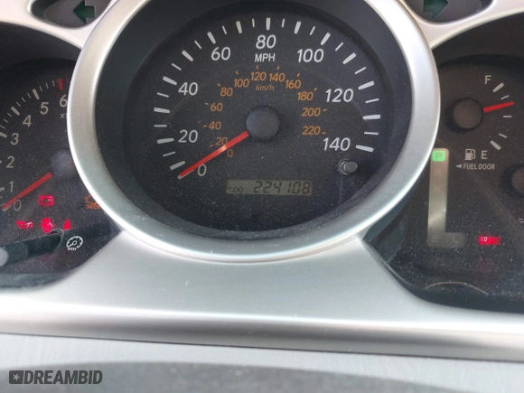 2005 Toyota Highlander with VIN JTEGP21A850067199, listed as a IAAI auction lot 41947598 with 224,108 mi miles. Bid and sale history available at carsss.com. Image 7.