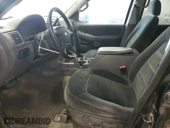 2002 Ford Explorer XLT z VIN 1FMZU73E62UC79442, wystawiony jako Copart lot #49327945 z przebiegiem 223 283 mil mil oraz Czysty tytuł • Clean title. Historia ofert i sprzedaży dostępna na DreamBid. Obrazek 7.