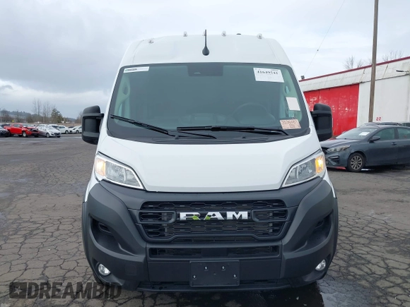 2025 Ram ProMaster Cargo Tradesman with VIN 3C6MRVJG6SE517756, listed as a IAAI auction lot 41649541 with 3,761 mi miles and . Bid and sale history available at DreamBid. Image 6.
