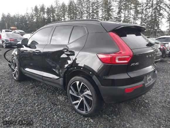 2021 Volvo XC40 R-Design with VIN YV4162UM8M2537184, listed as a IAAI auction lot 41353669 with NaN miles. Bid and sale history available at carsss.com. Image 3.