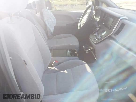 2018 Toyota Sienna LE Auto Access Seat с VIN 5TDKZ3DC8JS911678, выставлен на аукционе IAAI как лот 41136523 с пробегом 105 896 миль миль и . История ставок и продаж доступна на DreamBid. Изображение 5.