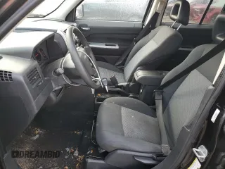 2008 Jeep Patriot Sport with VIN 1J8FT28W88D772426, listed as a Copart auction lot 53170685 with 220,130 mi miles and Clean Title. Bid and sale history available at carsss.com. Image 7.
