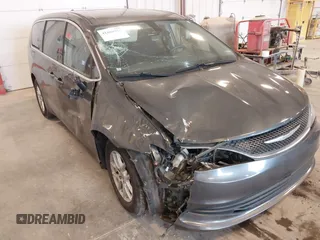 2017 Chrysler Pacifica Touring with VIN 2C4RC1DGXHR502480, listed as a IAAI auction lot 41888752 with 134,923 mi miles and . Bid and sale history available at DreamBid. Image 6.