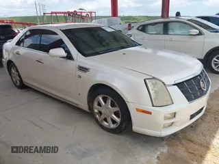 2008 Cadillac STS AWD z VIN 1G6DD67V580190404, wystawiony jako IAAI lot #42515953 z przebiegiem 206 707 mil mil oraz . Historia ofert i sprzedaży dostępna na DreamBid. Obrazek 1.