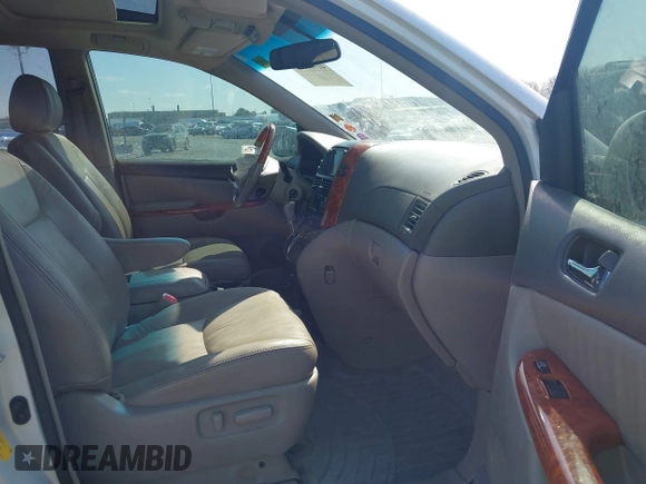 2008 Toyota Sienna XLE with VIN 5TDZK22C18S174818, listed as a IAAI auction lot 41906039 with 249,182 mi miles. Bid and sale history available at carsss.com. Image 5.