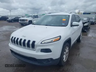 2018 Jeep Cherokee Latitude with VIN 1C4PJMCB3JD528531, listed as a IAAI auction lot 41906621 with 122,137 mi miles and . Bid and sale history available at DreamBid. Image 6.