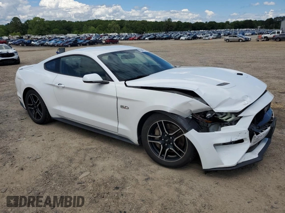 2019 Ford Mustang GT z VIN 1FA6P8CF1K5151669, wystawiony jako Copart lot #55946135 z przebiegiem 109 434 mil mil oraz Czysty tytuł • Clean title. Historia ofert i sprzedaży dostępna na DreamBid. Obrazek 4.