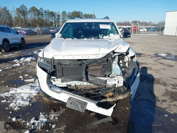 2021 GMC Acadia AT4 with VIN 1GKKNLLS5MZ124120, listed as a IAAI auction lot 41260497 with 50,672 mi miles and . Bid and sale history available at DreamBid. Image 12.