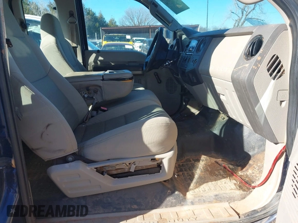 2008 Ford Super Duty F-250 SRW XL with VIN 1FTSX21548EE40960, listed as a IAAI auction lot 41203594 with 184,736 mi miles. Bid and sale history available at carsss.com. Image 5.