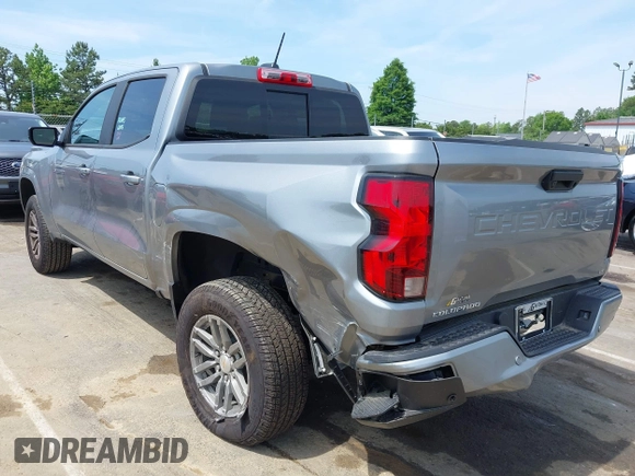 2024 Chevrolet Colorado 2WD LT z VIN 1GCPSCEK3R1318917, wystawiony jako IAAI lot #42157057 z przebiegiem 4 841 mil mil oraz . Historia ofert i sprzedaży dostępna na DreamBid. Obrazek 3.