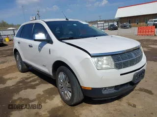 2010 Lincoln MKX with VIN 2LMDJ6JC7ABJ13051, listed as a IAAI auction lot 41888270 with 153,132 mi miles. Bid and sale history available at carsss.com. Image 1.