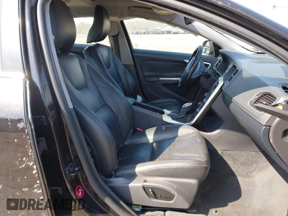 2013 Volvo S60 T5 Premier with VIN YV1612FSXD2195475, listed as a IAAI auction lot 41806322 with 96,075 mi miles. Bid and sale history available at carsss.com. Image 5.