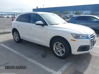 2018 Audi Q5 Premium with VIN WA1ANAFY5J2065919, listed as a IAAI auction lot 41692587 with 79,733 mi miles. Bid and sale history available at carsss.com. Image 1.