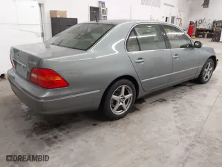 2002 Lexus LS 430 with VIN JTHBN30F620063279, listed as a IAAI auction lot 41667365 with 181,688 mi miles. Bid and sale history available at carsss.com. Image 4.
