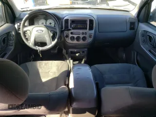 2004 Ford Escape XLS with VIN 1FMYU02184DA20455, listed as a Copart auction lot 73806544 with 322,565 mi miles and Clean Title. Bid and sale history available at DreamBid. Image 8.