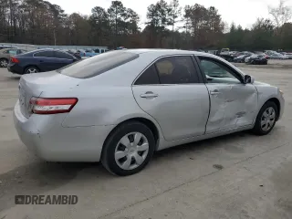 2010 Toyota Camry z VIN 4T1BF3EK2AU103008, wystawiony jako Copart lot #85611864 z przebiegiem 97 116 mil mil oraz Szkoda całkowita • Salvage title. Historia ofert i sprzedaży dostępna na DreamBid. Obrazek 3.
