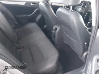 2013 Volkswagen Jetta SE z VIN 3VWDP7AJ6DM413781, wystawiony jako IAAI lot #42632312 z przebiegiem 153 273 mil mil oraz . Historia ofert i sprzedaży dostępna na DreamBid. Obrazek 8.