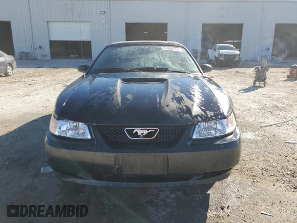 2000 Ford Mustang with VIN 1FAFP4448YF282672, listed as a Copart auction lot 81999314 with 224,031 mi miles and Salvage Title. Bid and sale history available at carsss.com. Image 5.