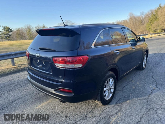 2016 Kia Sorento LX with VIN 5XYPGDA5XGG142632, listed as a Copart auction lot 54625695 with 146,966 mi miles and Clean Title. Bid and sale history available at carsss.com. Image 4.