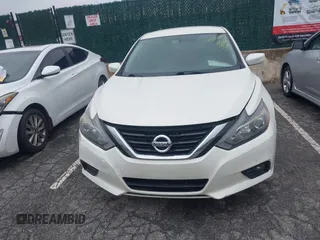 2017 Nissan Altima SR z VIN 1N4AL3AP3HC271465, wystawiony jako IAAI lot #42716097 z przebiegiem 159 349 mil mil oraz . Historia ofert i sprzedaży dostępna na DreamBid. Obrazek 12.