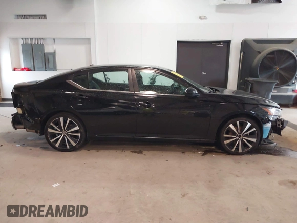 2019 Nissan Altima 2.5 SR with VIN 1N4BL4CV4KC164888, listed as a IAAI auction lot 41712623 with 92,949 mi miles. Bid and sale history available at carsss.com. Image 13.