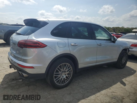 2017 Porsche Cayenne S с VIN WP1AB2A28HLA51118, выставлен на аукционе Copart как лот 50918305 с пробегом 109 872 миль миль и Списание • Salvage title. История ставок и продаж доступна на DreamBid. Изображение 3.