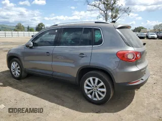 2011 Volkswagen Tiguan S z VIN WVGAV7AX9BW511129, wystawiony jako Copart lot #51907435 z przebiegiem 134 383 mil mil oraz Czysty tytuł • Clean title. Historia ofert i sprzedaży dostępna na DreamBid. Obrazek 2.