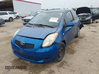 2008 Toyota Yaris with VIN JTDJT923985204821, listed as a IAAI auction lot 40946265 with 136,507 mi miles. Bid and sale history available at carsss.com. Image 2.