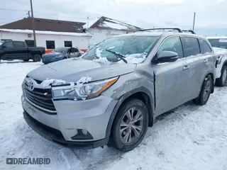 2015 Toyota Highlander LE with VIN 5TDBKRFH7FS153176, listed as a IAAI auction lot 41356261 with 119,502 mi miles. Bid and sale history available at carsss.com. Image 19.