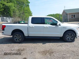 2023 Ford F-150 Lightning Pro с VIN 1FTVW1EVXPWG27360, выставлен на аукционе IAAI как лот 42073228 с пробегом 25 519 миль миль и . История ставок и продаж доступна на DreamBid. Изображение 13.