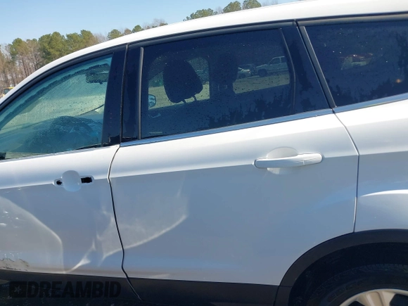 2013 Ford Escape SE with VIN 1FMCU9GX1DUD71994, listed as a IAAI auction lot 41748412 with 155,239 mi miles. Bid and sale history available at carsss.com. Image 15.